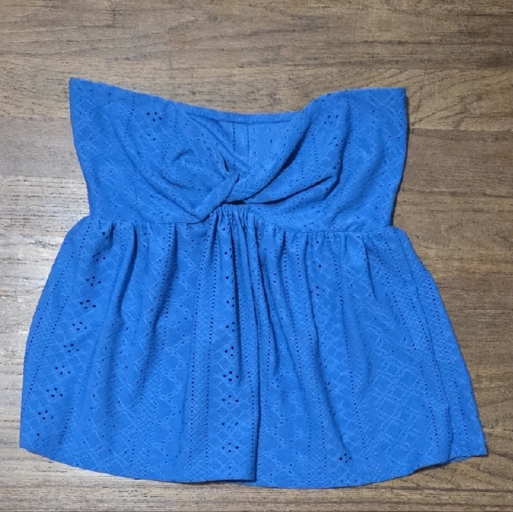 🔵3/$13 SHEIN Blue Eyelet Halter Top